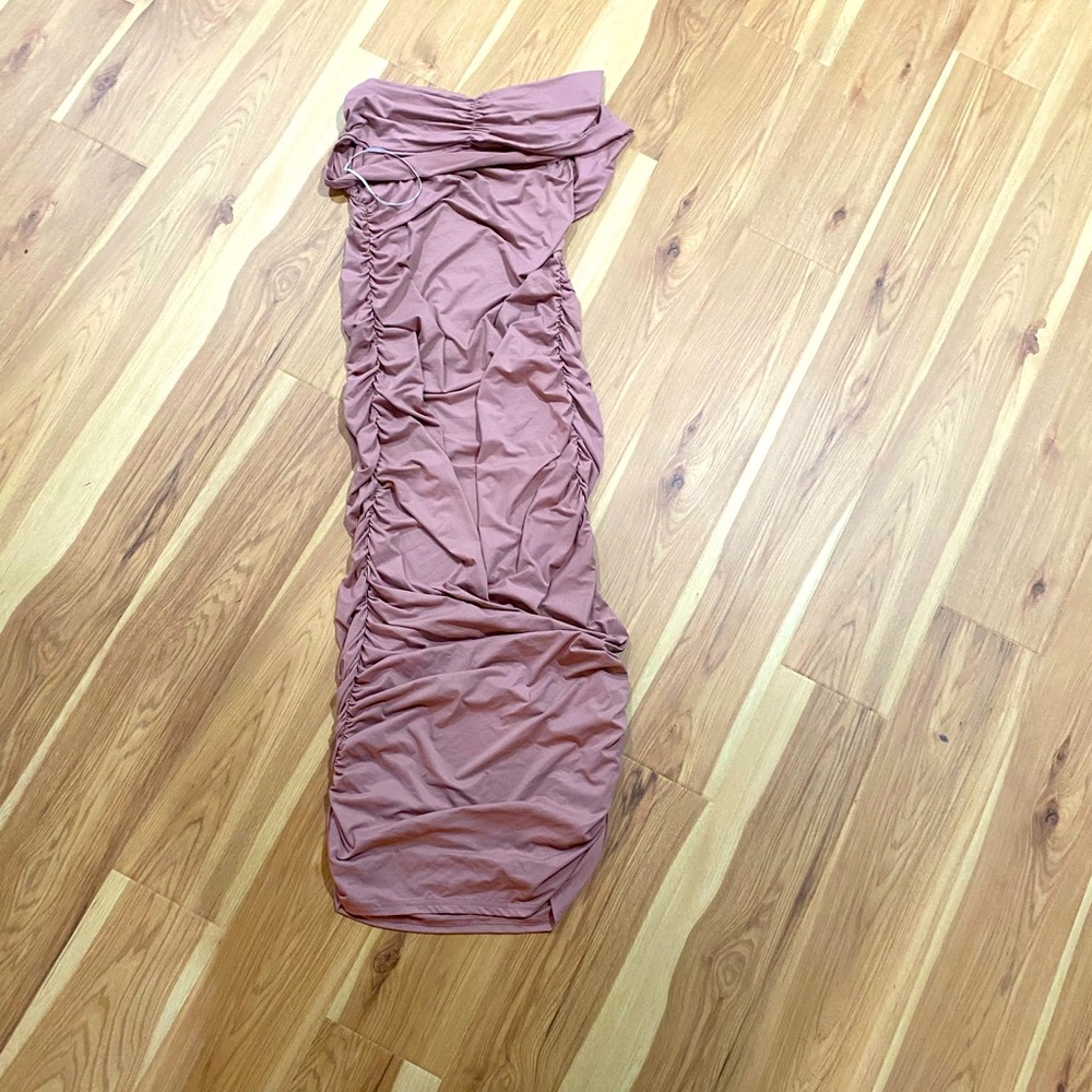 SHEIN Ruched Dress - Picture 3 of 5